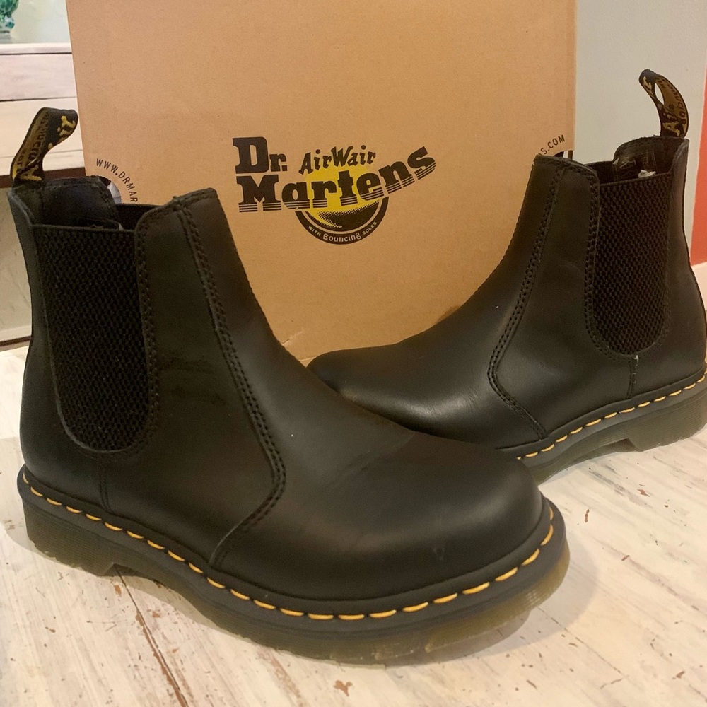 Dr. Martens Chelsea 2976 Boot - Black